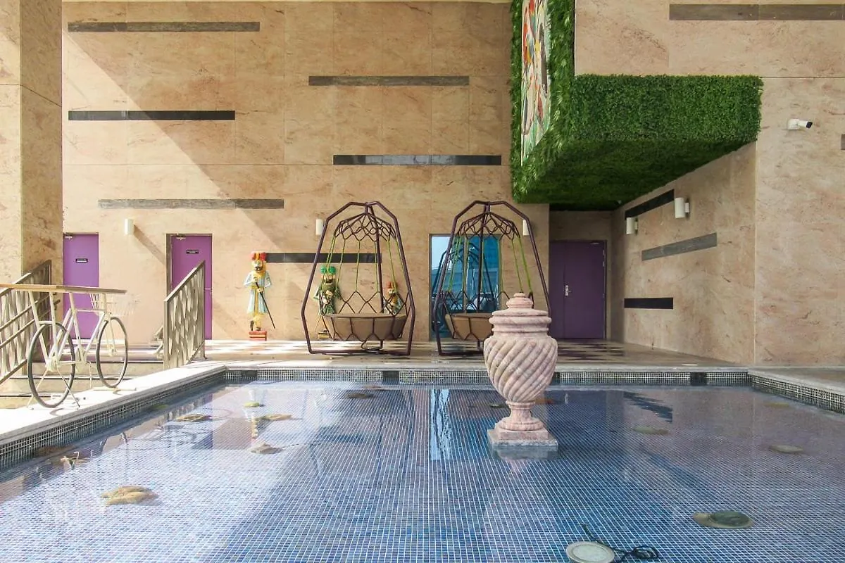 Frank Porter - Mbl Residence Dubai